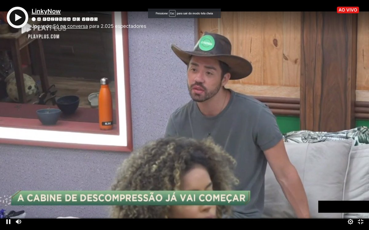 ZAMENZA's tweet photo. "Tu é lerdo, hein. Eu falando se nao tava com frio, cadê o casaco?" (Bil)

HAHAHAHAHAHAHAHHA OBRIGADO, BIL. PRIMEIRA VEZ QUE RI COM TU. #AFazenda #EliminaçãoAfazenda https://t.co/ltEv5x2A55