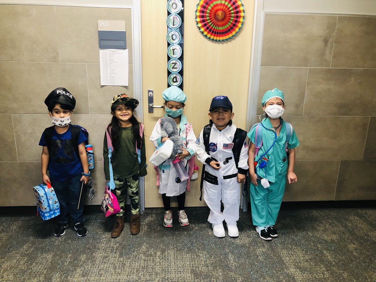 OliviaQRuiz1's tweet photo. It’s college week at Stewart! Today was career day! #collegeweek2021 #careerday #seagullssoar @StewartSeagulls https://t.co/0YasUNPYrh