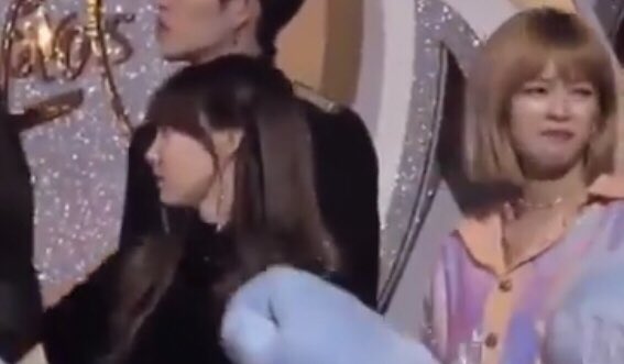 2yeonthinker's tweet photo. jeongyeon making this face when nayeon does something 😭 https://t.co/UQkRMJ9Dxm