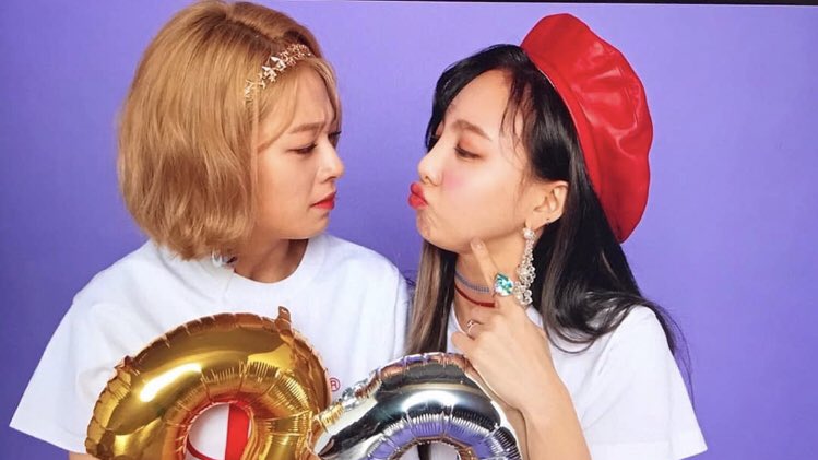 2yeonthinker's tweet photo. jeongyeon making this face when nayeon does something 😭 https://t.co/UQkRMJ9Dxm