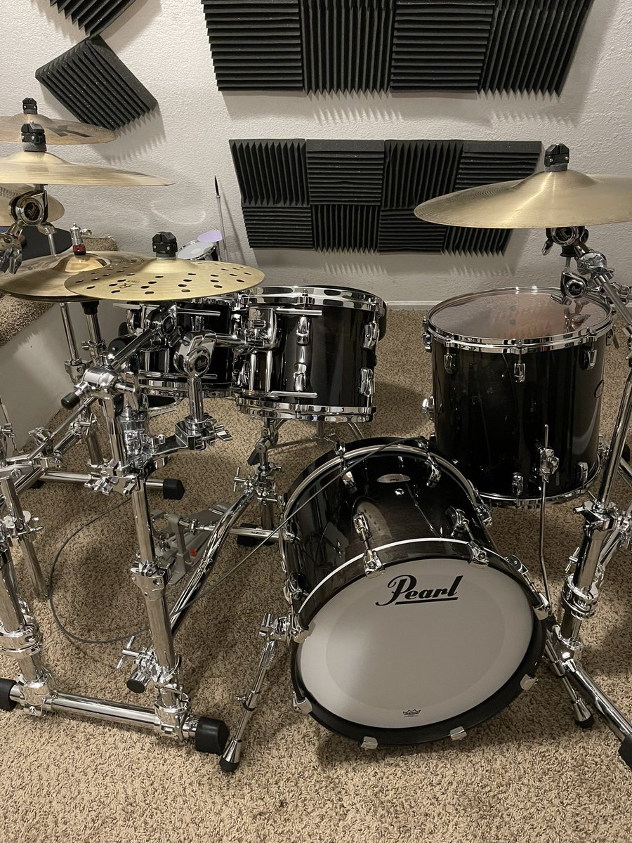 drumsanity's tweet photo. @PearlDrumCorp Here’s the 18x14 kick. Configuration still in progress. I’ll post more once my 13x6.5 Reference snare arrives! #openhandplaying #drums #music https://t.co/0cJSVlnl0E