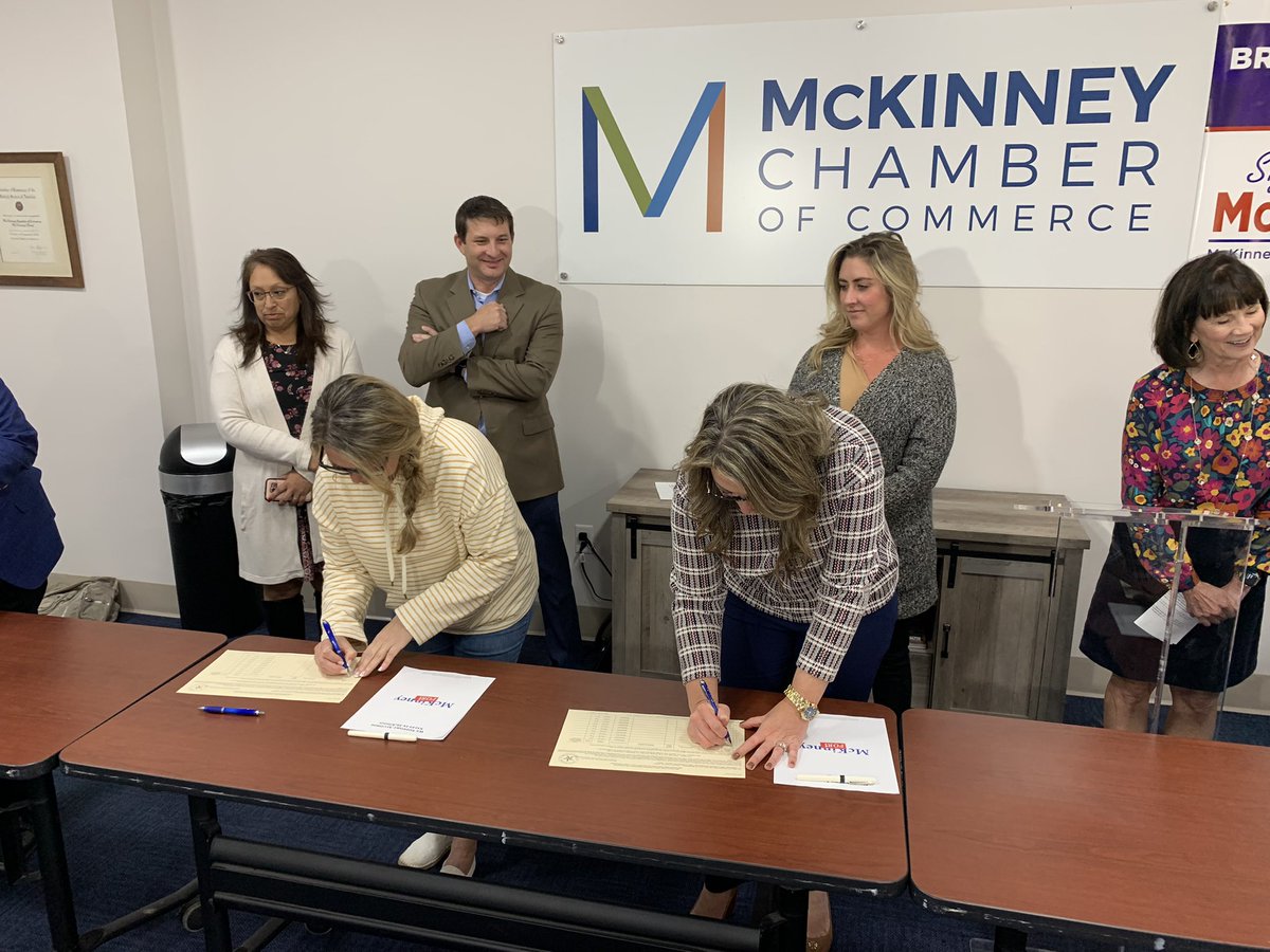 YeomansNBC5's tweet photo. Signatures now being collected in McKinney for petition to legalize package liquor in city limits. @McKinneyChamber says it could bring 600+ jobs &amp; more than $1M annually in tax revenue. Story @ 10p @NBCDFW 

https://t.co/9rNhZQNyD1 https://t.co/5h8KCtyDSg