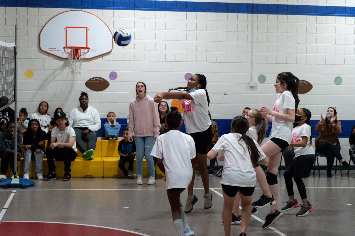 DeerCreekElem's tweet photo. Our volleyball club had their first scrimmage game tonight! Huge shoutout to Ms. Gonzales, Ms. Bozarth, &amp; Coach Cruz for coaching these girls. Their excitement, grit, hustle, skill, and teamwork was incredible to watch tonight. #soproud 🏐💕 👏🏼 https://t.co/ezYzWeJcaX