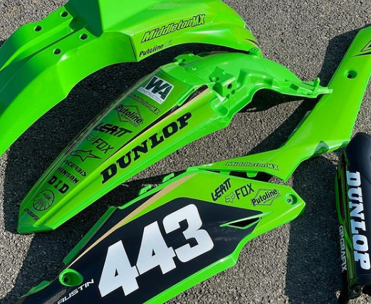 GP_Grafix's tweet photo. Check out this OEM Kawasaki kit off our website‼️

🔥When ordering plastics with your graphics, we will fit them for free. We can provide a range of different brands like Acerbis, UFO, Rtech and Polisport

#gpgrafix #custom #graphics #mx #sx #motocross #supercross #customgraphics https://t.co/Rpm5SdNVt4
