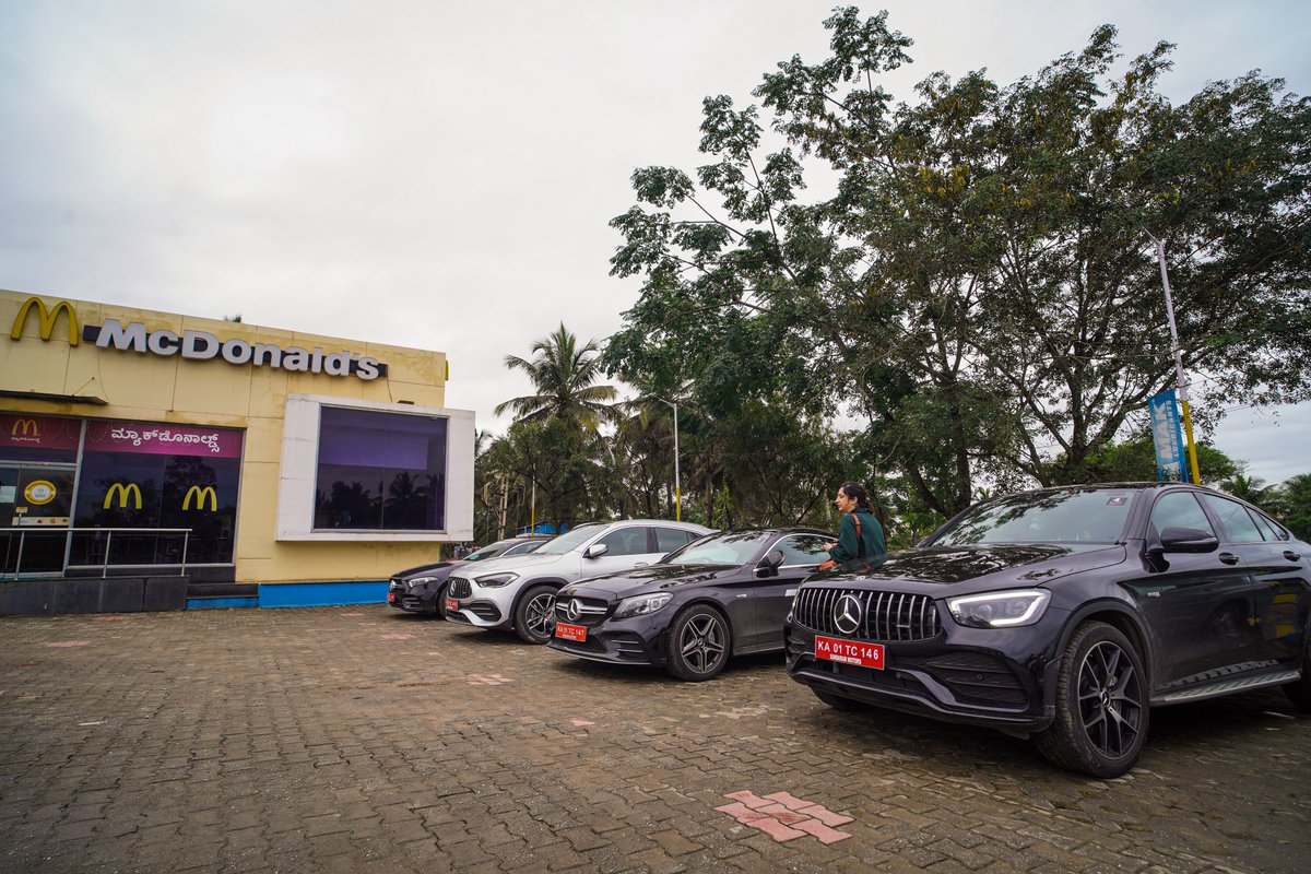 sundaram_motors's tweet photo. Our patrons are having a drive filled with thrill and adrenaline which is part of the AMG DNA.
Exclusive drive event hosted by Mercedes-Benz Sundaram Motors.
#AMGDrive #20YearsofStardoM #Bandipur #Mysuru #Manipal #Chikmagalur #Mangalore #Hassan #Coorg #Serai https://t.co/6ruYXaOzb8