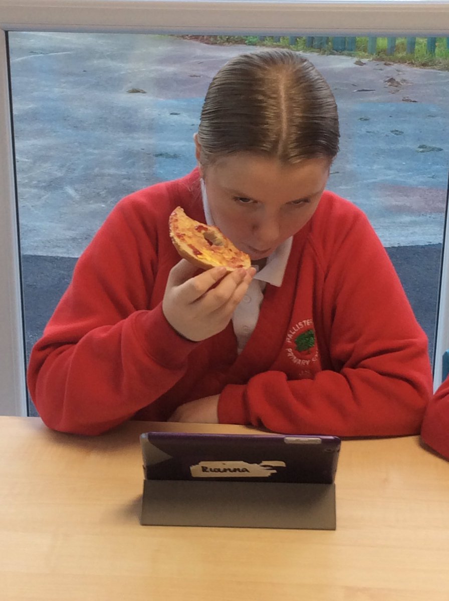 PallisterParkPS's tweet photo. It’s Jammy Friday in Year 6 HQ. What better way to end the week than @ReadingPlus and a bagel with jam 😊 @magic_breakfast @ReadSolutionsUK #fuelforschool #pally #workhardplayhard https://t.co/2T4AeQ0brg