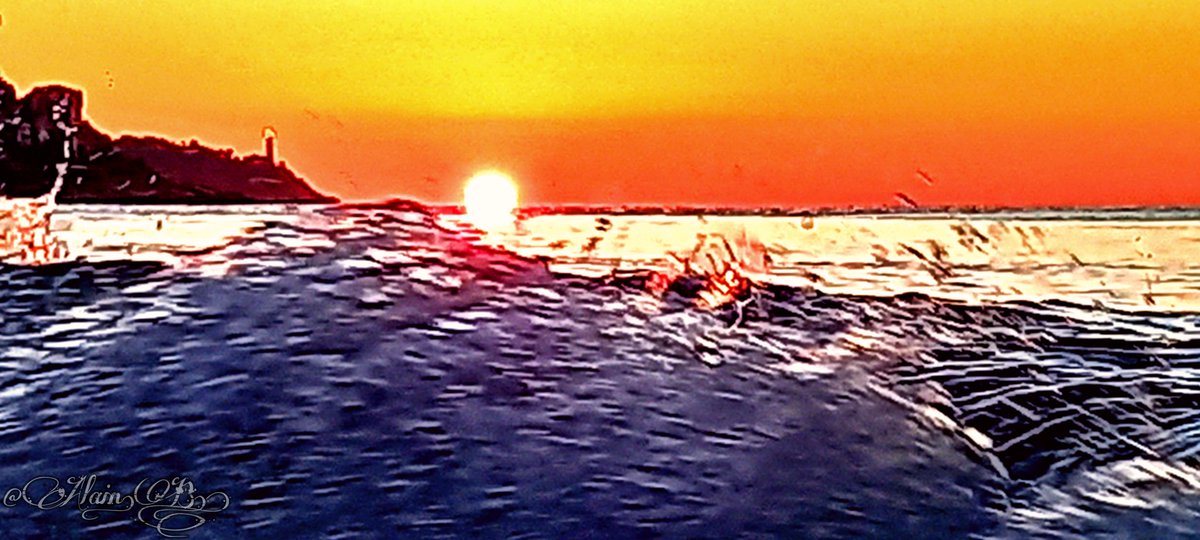 AlainBorsani's tweet photo. Voilà les Couleurs de ce Vendredi Matin...Baïeta...#ILoveNice #Nice06 #Nice #explorenicecotedazur #explorenice #FenetreSurNice #fenetresurlacotedazur #visitecotedazurfrance https://t.co/EWd9GYHrX7
