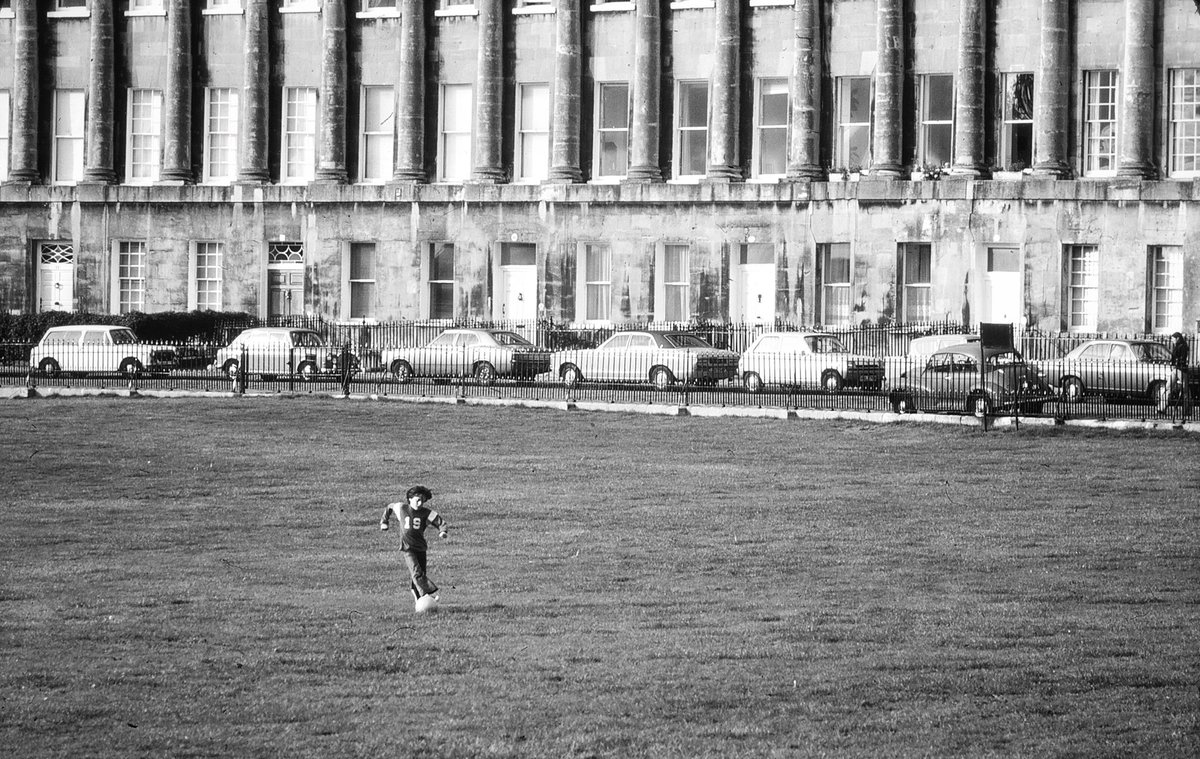 ConsumerDavid's tweet image. Royal Crescent, Bath, 1976. #blackandwhitephotography