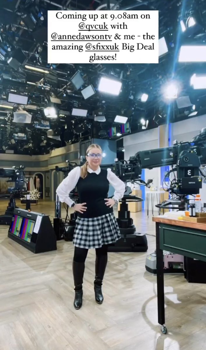 LornaTweet's tweet photo. Coming up at 9.08am on @qvcuk with @annedawsonqvc &amp; me - the amazing @SFIXXUK Big Deal glasses! #ad #workingwithQVC #QVCalwayswithyou https://t.co/DHUC7HQR1H https://t.co/85IREYvOA4
