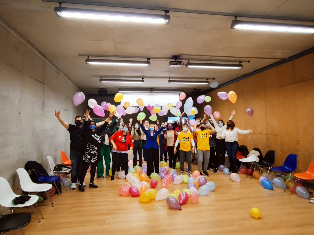 cmi__quart's tweet photo. Seguim de celebració dels #15anysCMIQuart. Dijous a la vesprada ens vam reunir consellers i conselleres actuals del CMI i d'altres anys per gaudir d'un espai de trobada i intercanvi d'anècdotes i records https://t.co/OctsyqKkc3