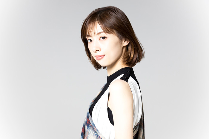 明日海りお あすみ りお さん人気の理由は 年齢は 本名は 近況は 結婚は 元 宝塚男役トップスター 天海祐希の再来 舞台テレビで活躍中 マドモアゼルモーツァルト
