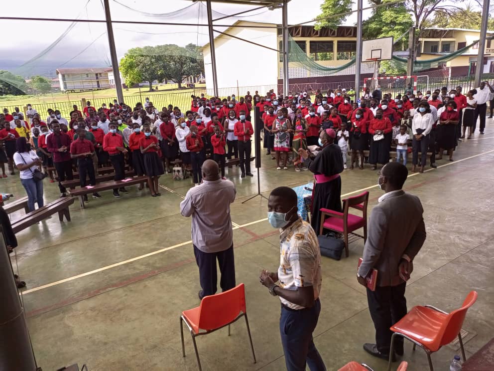Visitas del Arzobispo de Malabo a los jóvenes de la Pastoral Juvenil de la parroquia San Fernando -San Juan Bosco (Salesianos Elá Nguema)...

#Pastoral
#PastoralSalesiana
#PastoralDiocesana
#PastoralJuvenil
#Jóvenes
#Salesianos
#SalesianosGuineaEcuatorial