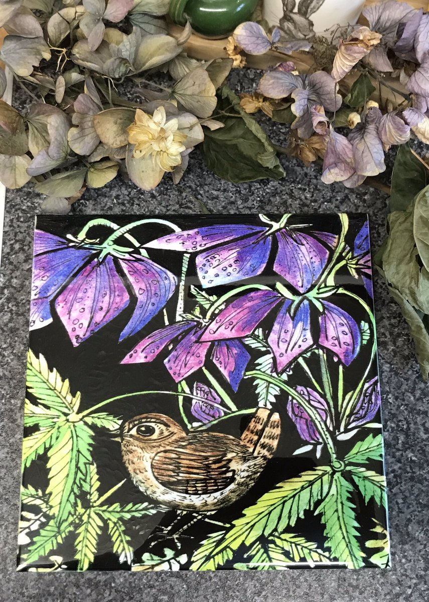 susiehammondart's tweet photo. Sudbourne Arts and Craft Fair Saturday 20th November IP122AT 10-4 See you there! @susiehammondart #artandcrafts #eventsuffolk #suffolkcoast #suffolkevents #Christmas2021 #shoplocal #buylocal #SmallBusiness #shopsuffolk #suffolkbloggers #artsandcrafts #handmade https://t.co/B9nFUbFvFR