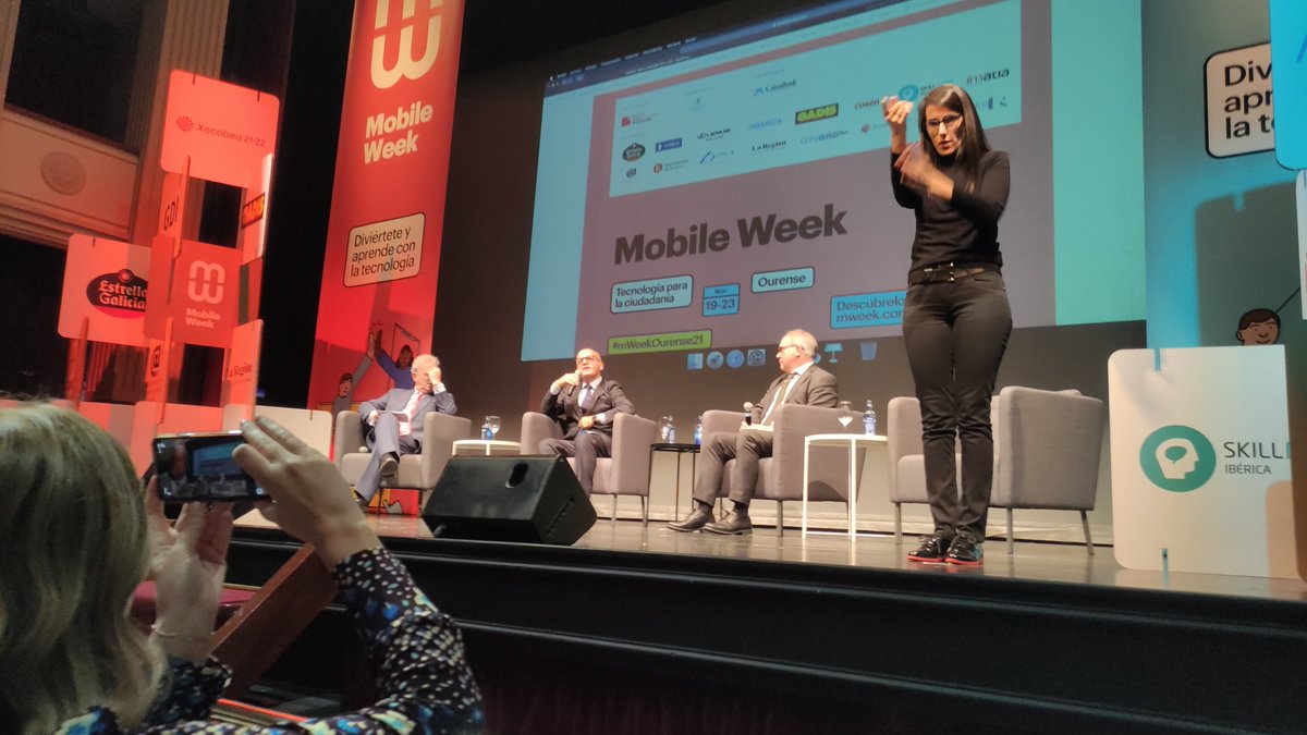 lgarvia's tweet photo. Lujazo de inauguración de la @mWeek_MWC
No es casualidad que sea en Ourense, no es casualidad: van a suceder grandes cosas
#mweek #mweek21 @UCOMILLAS @ICADE_BSchool https://t.co/rsVjSMbIWj