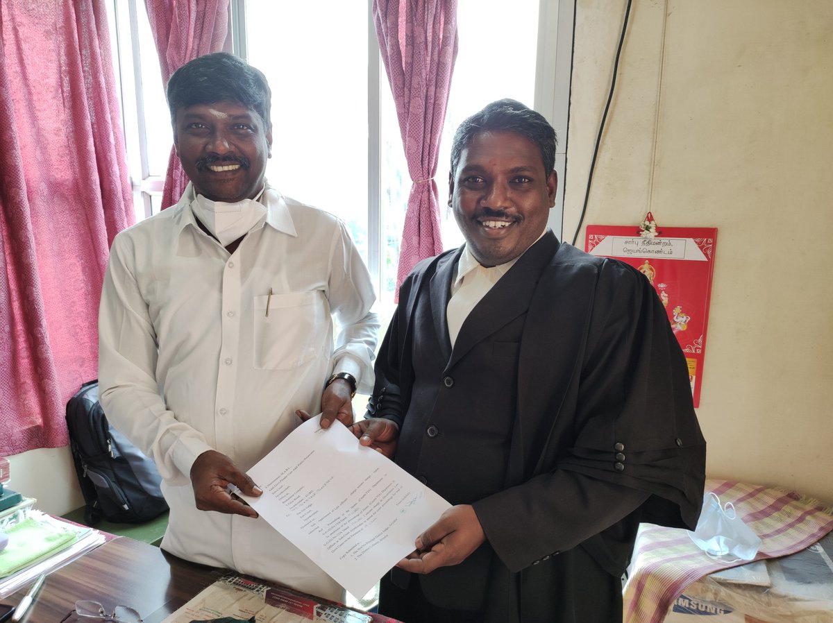 ManimaranSella's tweet photo. மாண்புமிகு
முத்தமிழறிஞர்
டாக்டர். கலைஞர் அவர்கள்...

மூத்த வழக்கறிஞர்
எங்கள் அடையாளம்
மானமிகு பெரியவர்
அய்யா எஸ்.எஸ். அவர்களின்...

நல்லாசியுடனும்...

எங்கள் தலைவர்
மாண்புமிகு தமிழக முதல்வர்
மாண்புமிகு தளபதி அவர்களின்...

நல்வாழ்த்துக்களுடன்...
https://t.co/fiHJb84eAI https://t.co/iPBRUFOpz9