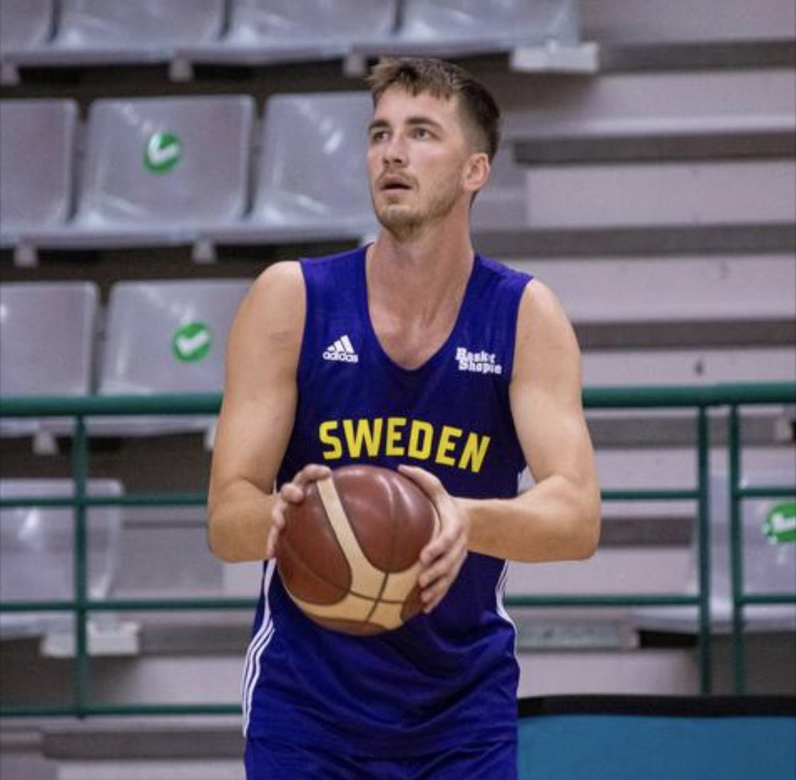 specmaja's tweet photo. Torsdagen den 25 nov startar VM-kvalet för Sverige med en match mot Finland. Vi ses på Globen.#basket https://t.co/ZJO8Zlysfe