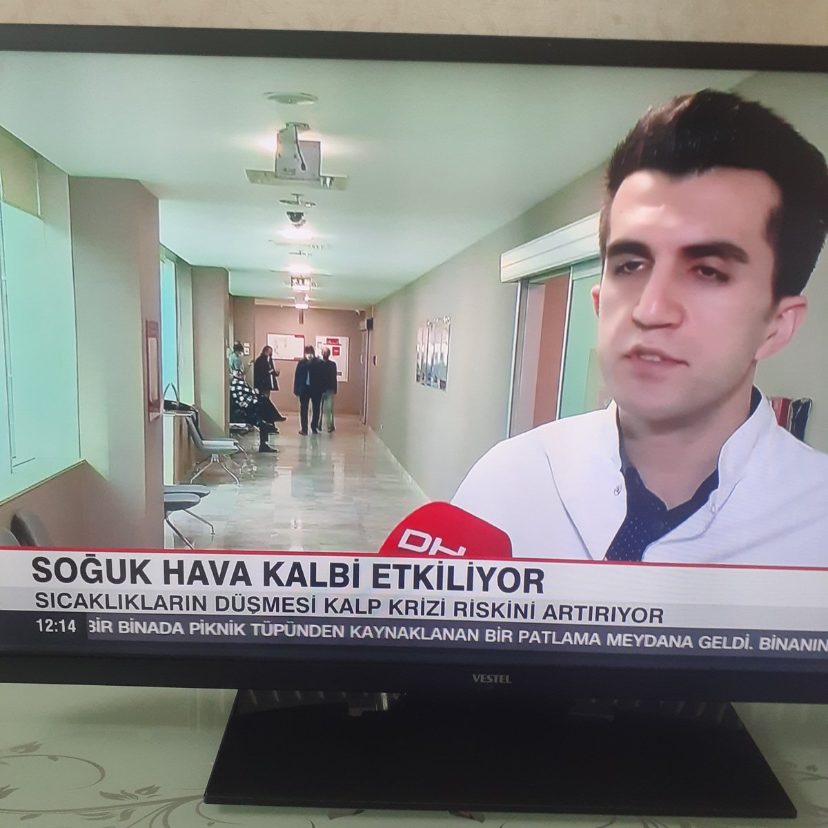 lkgl54282523's tweet photo. Artan kalp krizlerine yeni bir kılıf bulundu... Soğuk hava...

#AsıÖldürüyorGörmüyorMusun https://t.co/KIDdgjZEzE