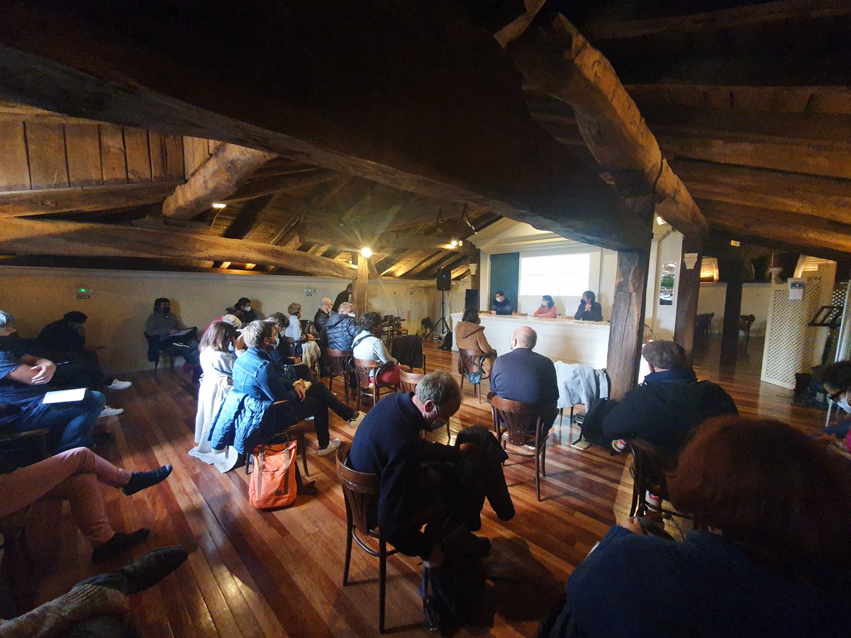 Début de la 2ème rencontre de l'économie #transformatrice en Pays Basque !
Mot d'accueil par le maire d'Elizondo !
#ekonomia #echanges