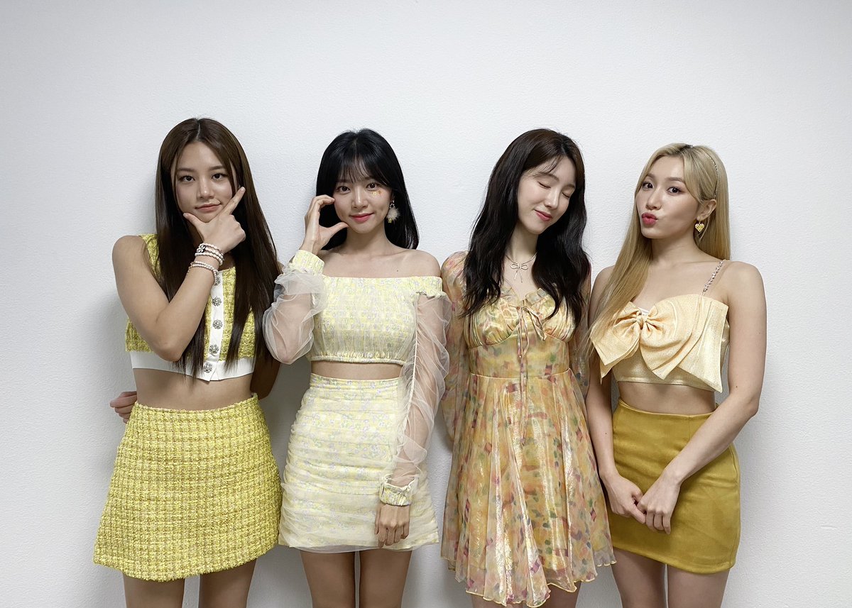 officialLABOUM's tweet photo. [#라붐]

뮤직뱅크도 끄읕-!
개나리처럼 노랑노랑💛우리붐💛 덕분에 봄을 미리 만났네🌼

#LABOUM #BLOSSOM
#키스키스 #KissKiss
#다시_만나_설레게_해 https://t.co/2i3Tv0oeRq