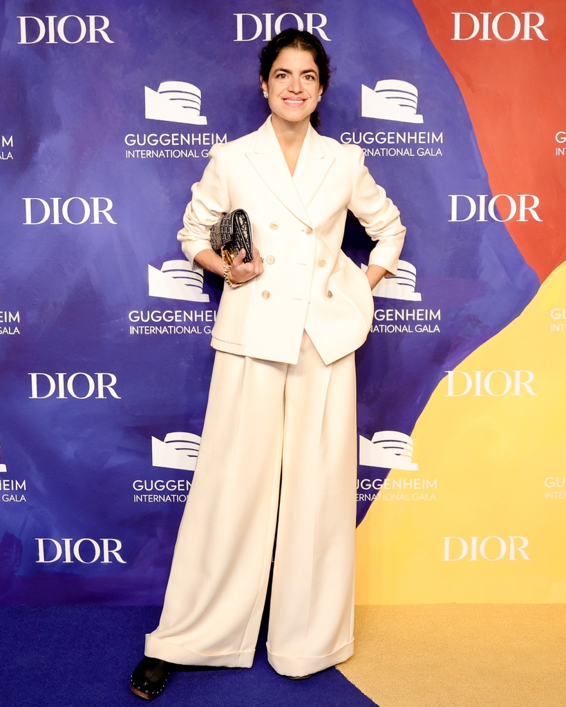 Dior's tweet photo. Seen at #GIG21 were @KarenWazen in a #DiorAW21 dress with #DiorBobby 'East-West' bag and 'Rose Des Vents' #DiorJoaillerie, along with Leandra M. Cohen in a #DiorCruise 2022 #DiorBarJacket with a #DiorOblique clutch and clogs, all by Maria Grazia Chiuri.
#StarsinDior
© Yvonne Tnt https://t.co/Afs8Es9K7s