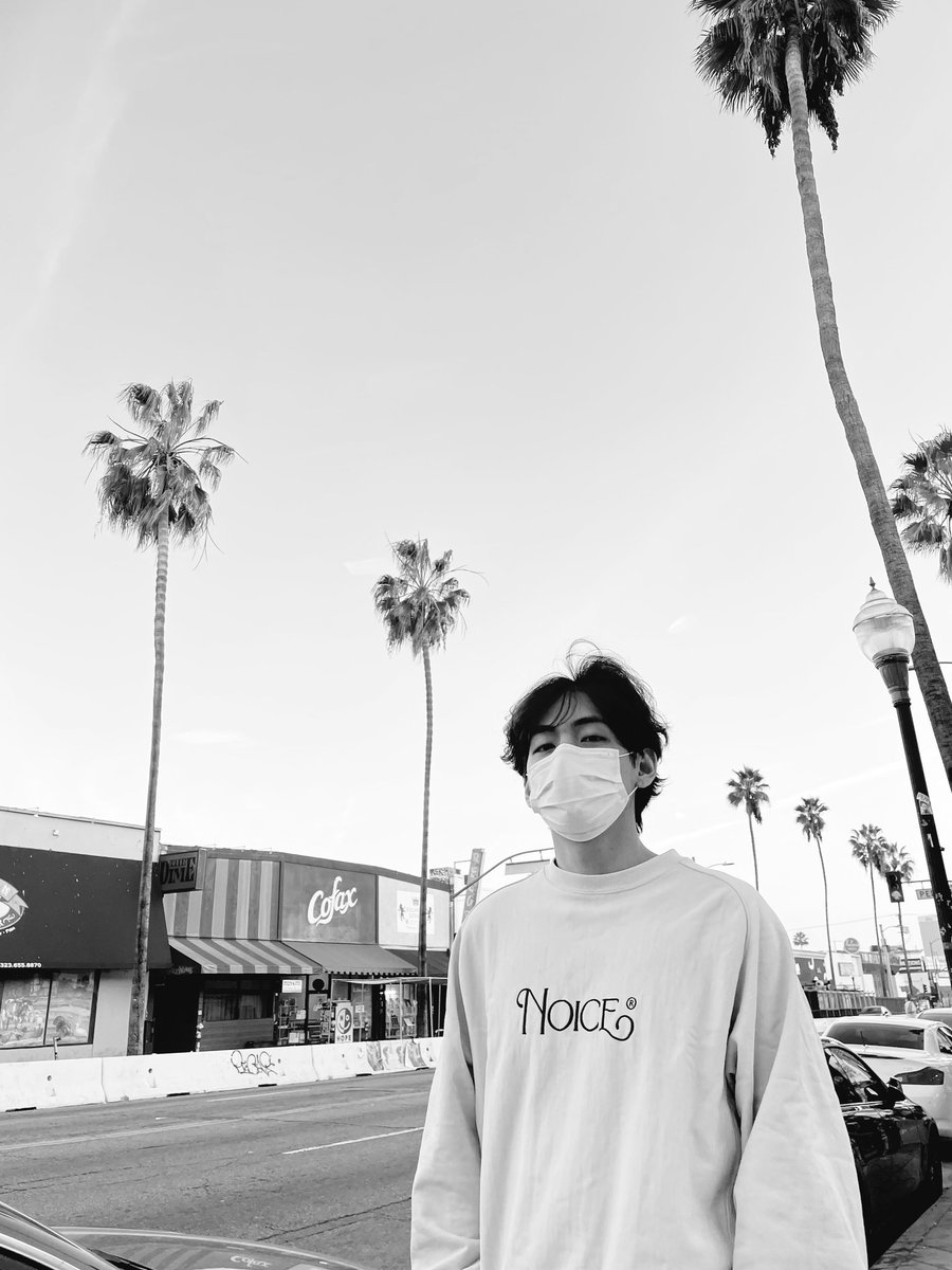 biean_army's tweet photo. @BTS_twt have fun honey๐
I missing you Kim Taehyung ๐ฅบ
My Taetae ๐ป
#WelcometoLABTS #BTSinLA
#KIMTAEHYUNG #TAEHYUNG #taetae #BTS #btsv https://t.co/WEwIXxEjBq