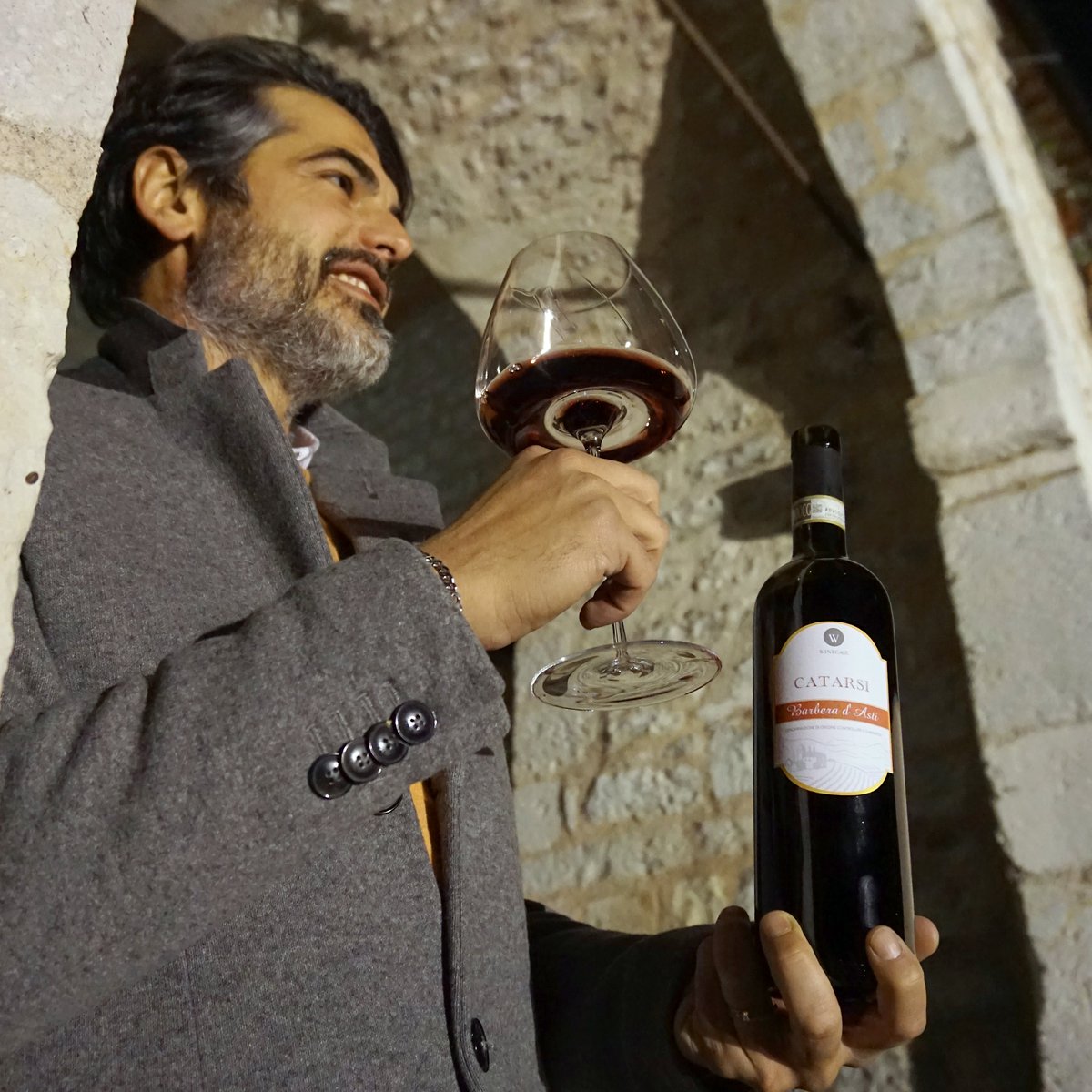 tannin_time's tweet photo. It's #TanninTime Catarsi 2019 Barbera d'Asti Winecage https://t.co/wrxnzy1hFq https://t.co/YTiwKezwqg