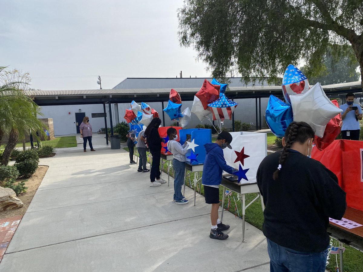 OldRiverGators's tweet photo. ORS 5th Grade students participated in a realistic voting experience today by voting for their Character Council officers!! Thank You to 5th Grade teacher Mrs. Marquess for creating this opportunity!! Go Gators! @downey_unified https://t.co/ToRmo03nY1