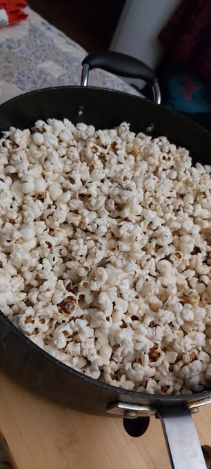 O had a craving for popcorn so that's what I made!! https://t.co/6cc30tlLHM<a href="/tag/realloyalfans"class="tags"><span>#realloyalfans</span></a>