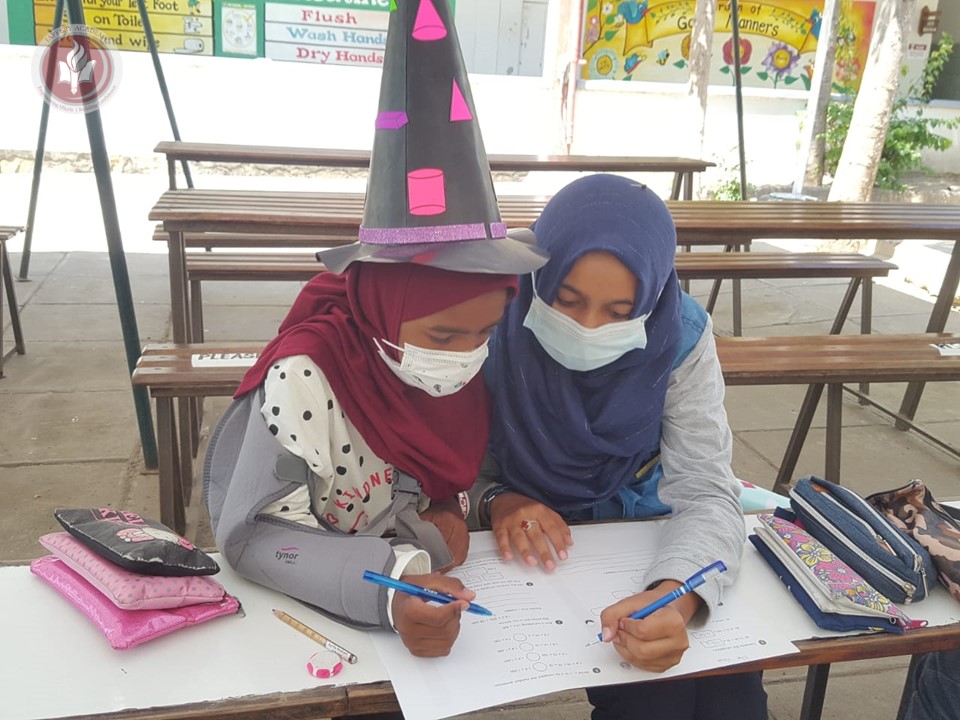 JafferyAcademy's tweet photo. Year 6 candidates honing their Mathematical skills during this awesome #MathMarathon. We love the math hats!!! Do you?
#maths #mathmarathon #juniorschool #jafferyacademymombasa https://t.co/2pDSxPE3wi