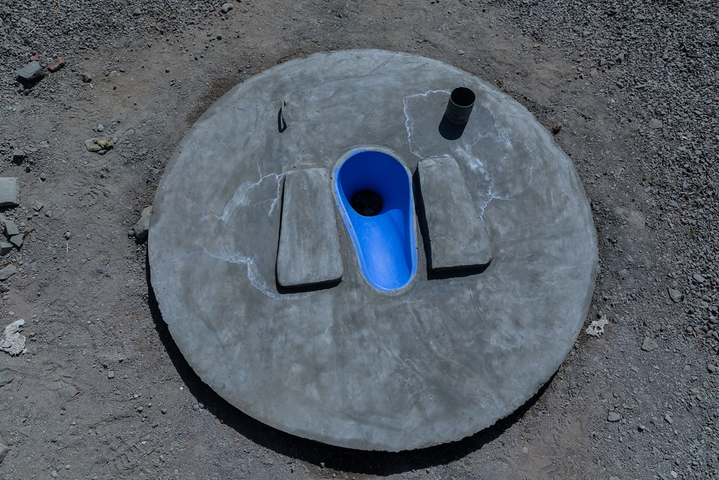 UNICEFEthiopia's tweet image. It’s #WorldToiletDay! 

Nearly 22 million people practice open defecation in #Ethiopia. This needs to change. #Endingopendefecation improves the health and wellbeing of women and children.