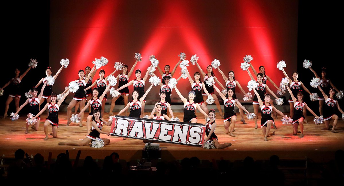 fcc__official's tweet photo. 神戸大学のあやみです！
私たちレイバンズチアは12/20(月)にRAVENS CHEER FESTIVALという単独公演を開催予定です💃🌈アメフト応援の際のダンスはもちろん、様々なジャンルにも挑戦します！
チケットの追加販売が今月21日17時に下記リンクより開始です！
お待ちしています✨🏈 
https://t.co/AVxJApjHhA https://t.co/ukw6IxohNd