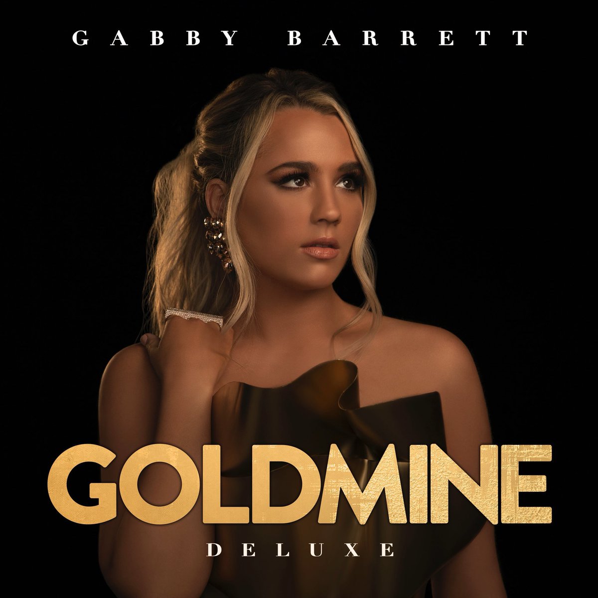 MusicNewsRumor's tweet image. .@GabbyBarrett_ has just released the deluxe edition of her debut album #Goldmine featuring four additional songs.

Buy and stream the new version here: gabbybarrett.lnk.to/goldminedeluxe
