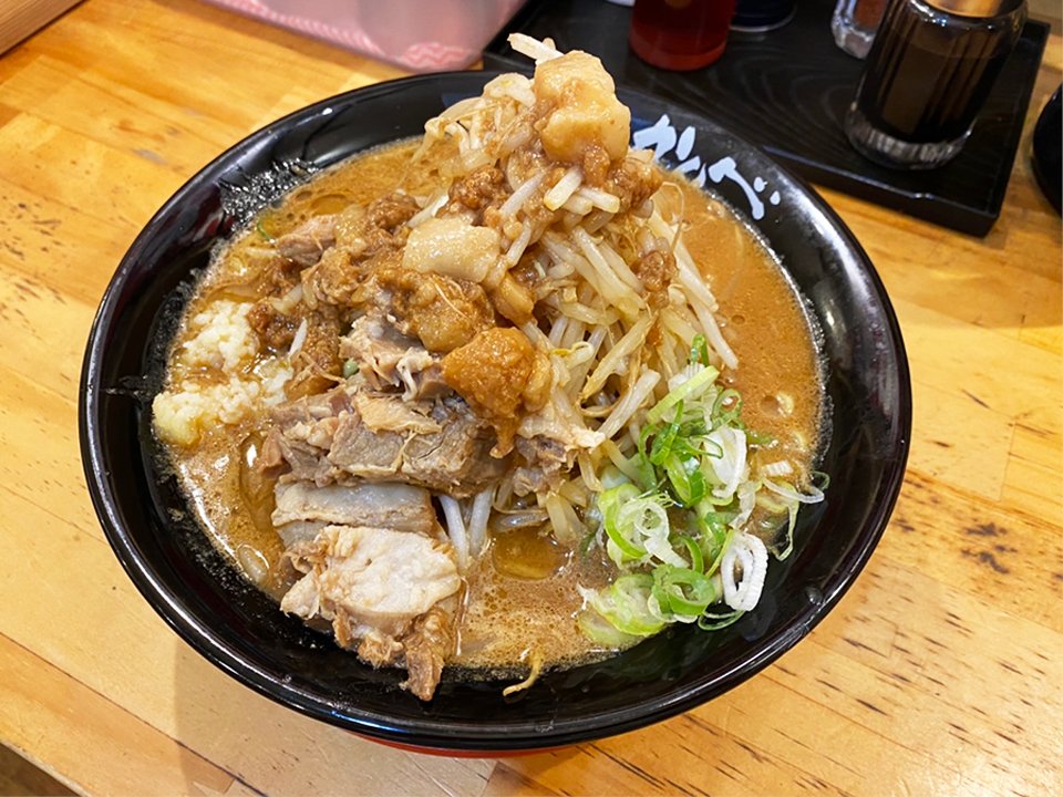 misonokanbe's tweet photo. 【もうやめて・・・止まらない価格高騰】

身近な商品の“値上げ”が止まりません。
サラリーマンの皆さん。街を走れば
ガソリン価格に度肝を抜かれませんか？

主婦の皆さん。スーパーに買い物に行けば
ありとあらゆるものが値上げになっていませんか？ https://t.co/JuXXlW1LCJ