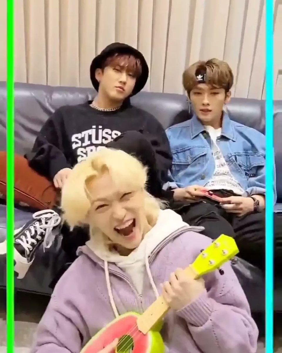 changlixtagram's tweet photo. SUNSHINE WITH SUNSHINE PROTECTORS

#straykids #changlix #felix #changbin https://t.co/MCjSEDlZ90