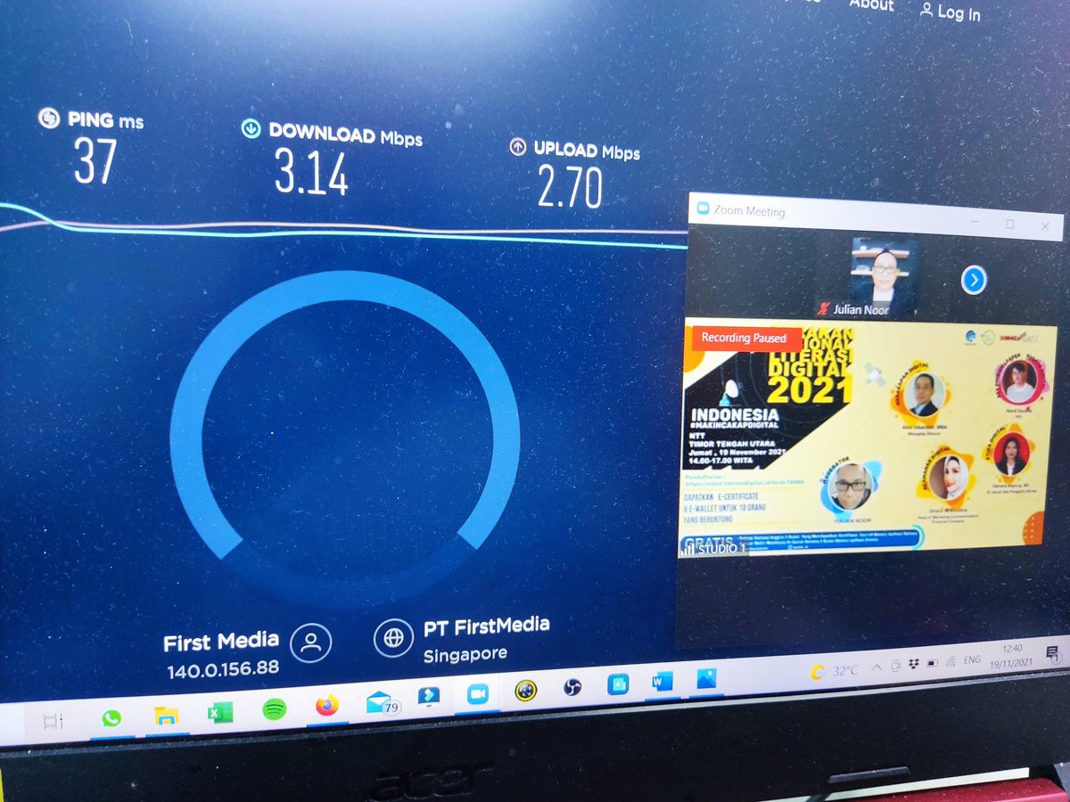 Moderator Webinar Literasi Digital Kominfo &amp; <a href="/SiBerkreasi/">Siberkreasi</a> pake <a href="/FirstMediaCares/">firstmediacares</a> itu selalu deg2an

sering selow, kadang putus :(