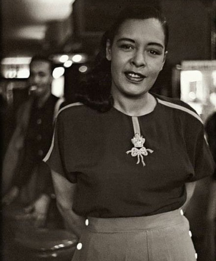 LuisMon88441621's tweet photo. Billie Holiday 1952

Photo: Roy DeCarava https://t.co/VTYQu5qjdM