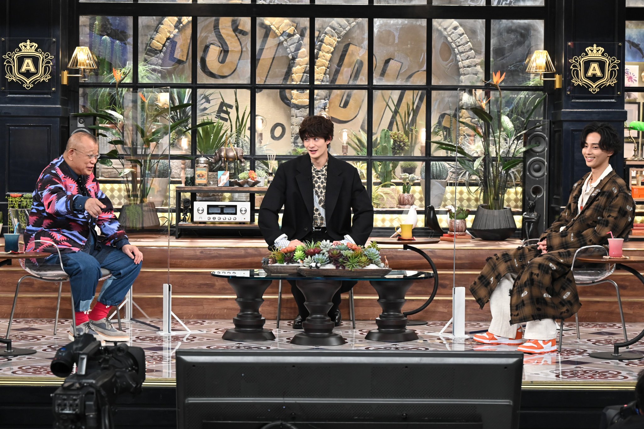 FEiO4WwaAAIqOEd?format=jpg&name=large