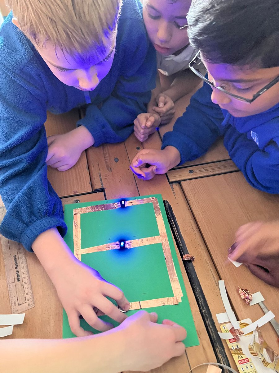 RiverleyPrimary's tweet image. Year 5 have been experimenting with electrical circuits for their design and technology project. The children showcased their problem solving skills as they prepare to create their Christmas cards! #creativity #DandT #iterativeprocess