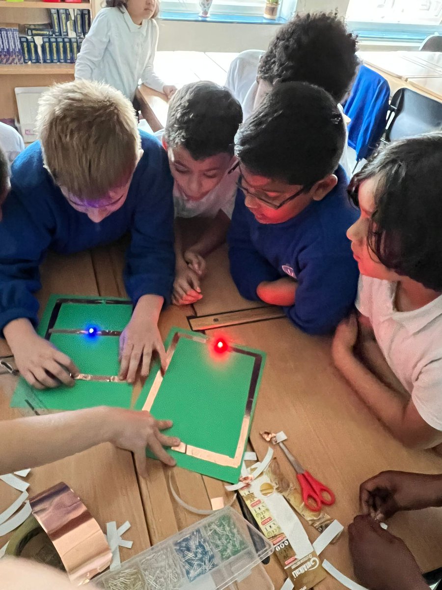 RiverleyPrimary's tweet image. Year 5 have been experimenting with electrical circuits for their design and technology project. The children showcased their problem solving skills as they prepare to create their Christmas cards! #creativity #DandT #iterativeprocess