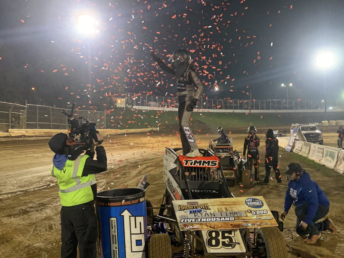 GarageAreaMedia's tweet image. Ryan Timms continues to dominate 2021 as he captures his first USAC National Midget win on Night 1 of the Hangtown 100.

More: bit.ly/30KKb9V

#USACRacing | #RyanTimms