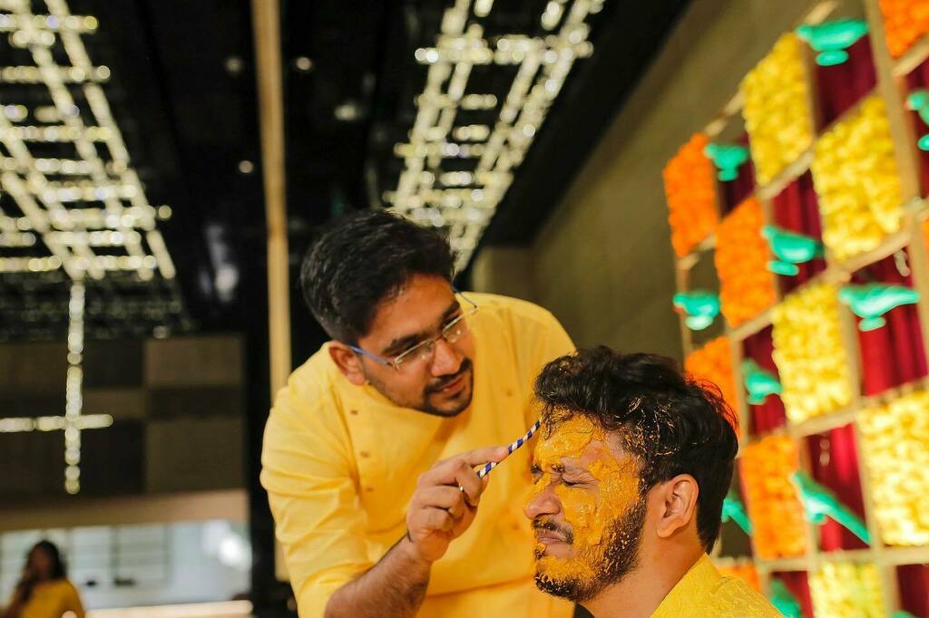 sameerbaru's tweet photo. It’s always a happy rituals before marriage…

#haldidress #haldibride #haldirams #pithi #pithi #haldiceremony💛 #haldidecoration #haldiphotography 

@wedding.surat 
@wedding_gujarat 
@weddingz.in https://t.co/KsErxb67w7
