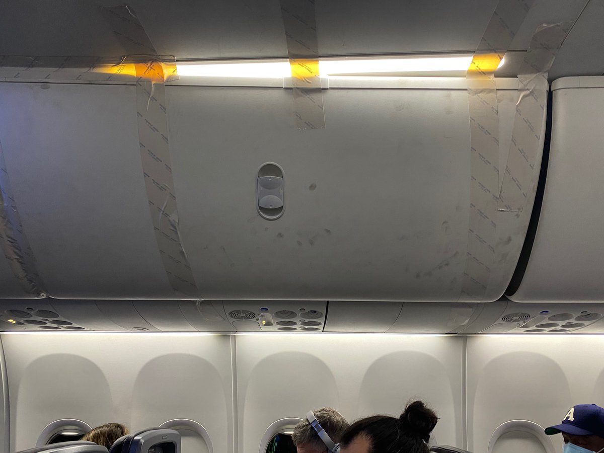 jamesjudd's tweet photo. Our plane is being held together with duck tape. @AmericanAir https://t.co/A7iMB1WqmV