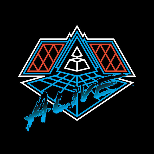 DAFTPUNKMX's tweet image. El 19 de noviembre de 2007, Daft Punk lanza a la venta "Alive 2007" su segundo álbum en vivo.
Fue grabado el 14 de junio de 2007 durante su actuación en el Palais Omnisports de Paris-Bercy.
El álbum ganó los premios Grammy "Best Electronic/Dance Album" y "Best Dance Recording".
