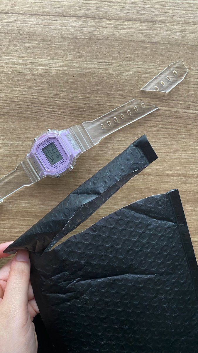 qwonidin's tweet photo. akibat ga sabaran buka paket 😁👍🏻 https://t.co/wH1H0mDBhO