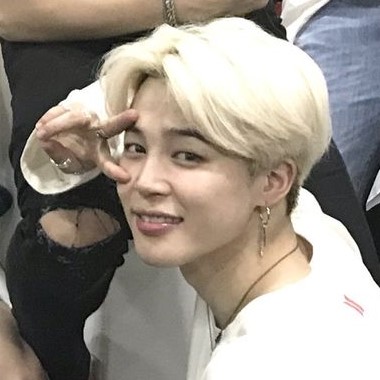 t4epunzel's tweet photo. vmin filo au where taehyung needs jimin to help him choose all the time, but what if jimin wants to get chosen too?

#vmin #vminau #vminfiloau https://t.co/nMEi9vZz4b
