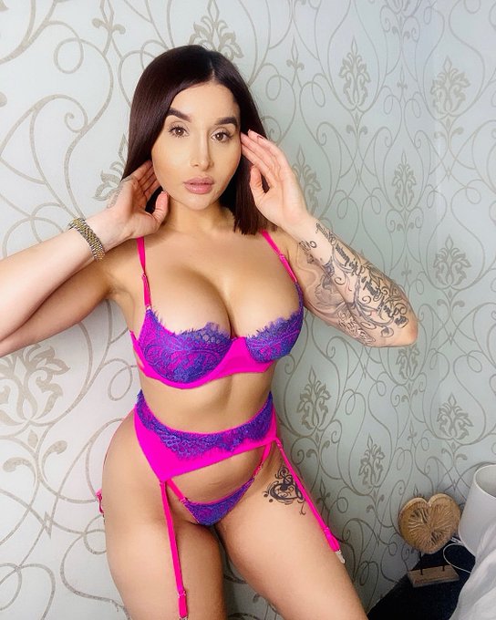 Weekend Half Price Sale Is Now Onnnnnn 🥳🖤😈  https://t.co/K19JXQ4uIb https://t.co/Bld4JkK5YH