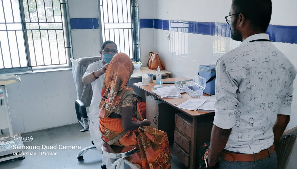 RbskMansa's tweet photo. @PMOIndia @CdhoGandhinagar @covidwin @RbskMansa @HarGharDastak @CollectorGnr 

Vaccination supervision At Vadodara PHC..... https://t.co/8pcbZMR9EP