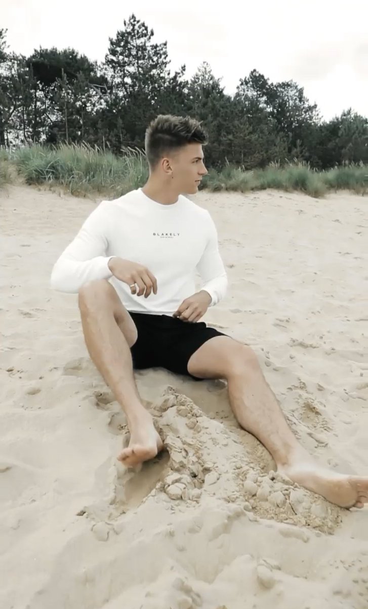 james31xxx's tweet photo. Currently obsessed with zooming on #TedPullin's feet 👅👣😍 https://t.co/gsOc6WpNfN