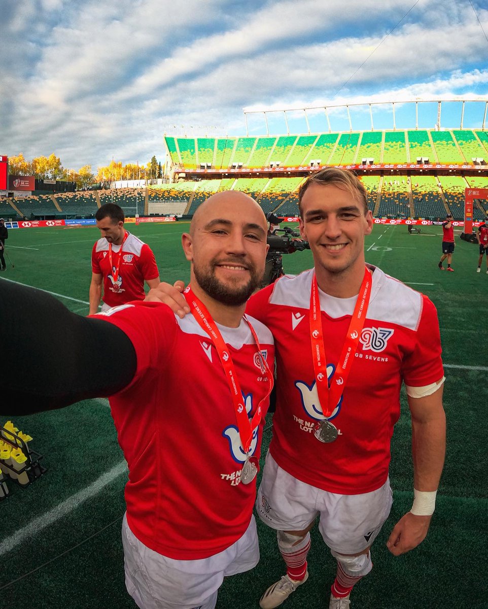 This is 7s tweet media