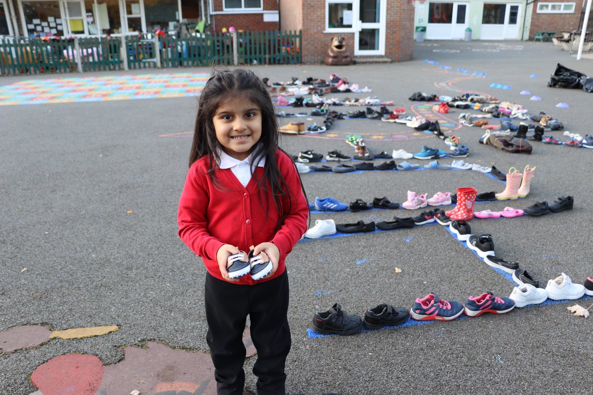 minetinfants's tweet photo. In the afternoon we took part in #SHOESHARE in conjunction with #Clarks and #UNICEF. A big thankyou to all the families for bringing your old shoes and they are still coming! Look at the tiniest pair! https://t.co/ns4jP5xlFv